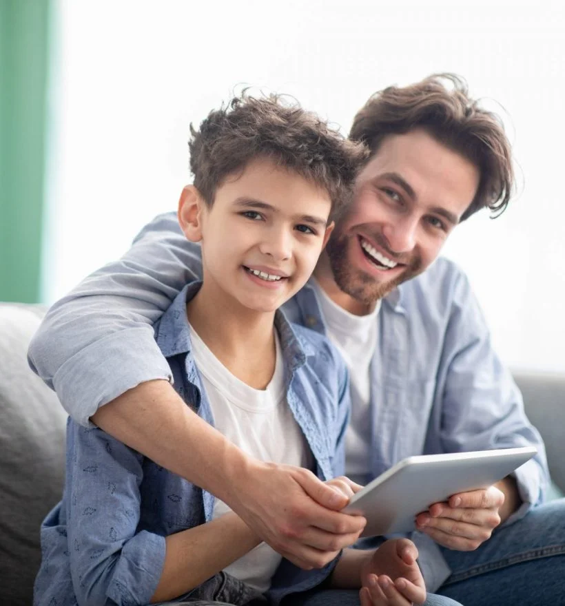 family time happy dad and son using digital tablet browsing internet online at home sitting e1632233068896 rf0stbly2vpa7vozpbc63w605yghk0sn7nxyv8mkww
